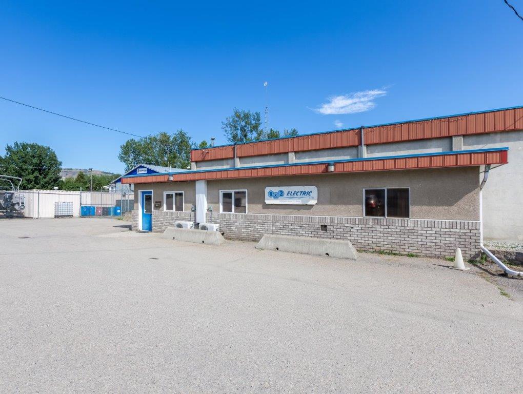 Commercial Building on 1.5 Acres in Vernon